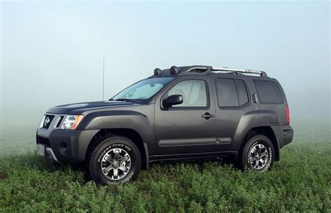 suv review  nissan xterra pro  driving