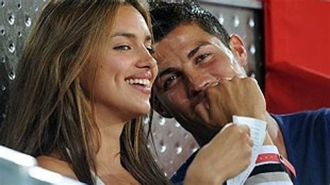 Cristiano Ronaldo Y Irina Shayk De Cena Romántica Por 3