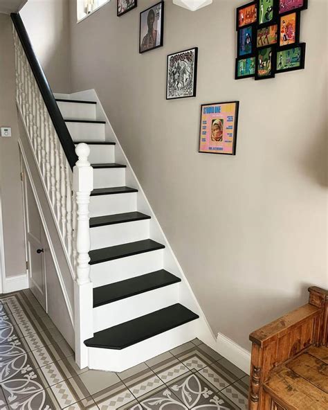 paint stairs spindles  bannisters valspar paint
