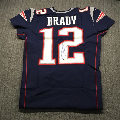 nfl patriots tom brady signed jersey size   official auction