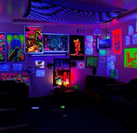 1000 Images About Glow In The Dark Rooms On Pinterest Glitter Dark