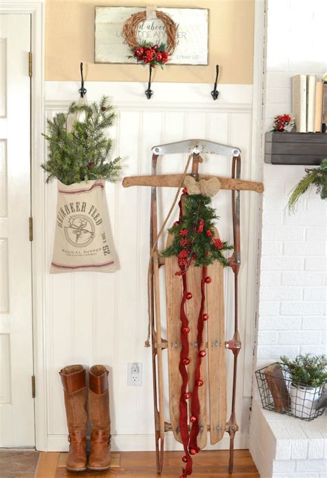 Simple Farmhouse Cottage Christmas Decorating Ideas An