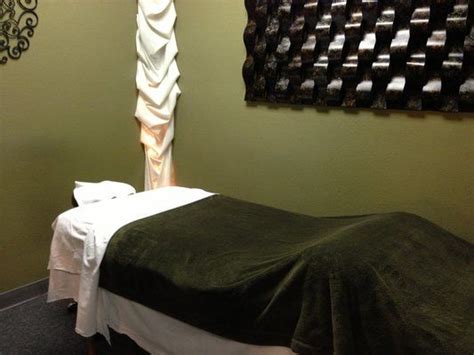 the relaxing massage room our licensed massage therapists