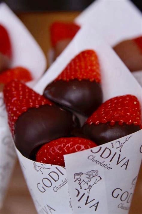 pin by tina horn on ~ rouge ~ chocolate strawberries godiva