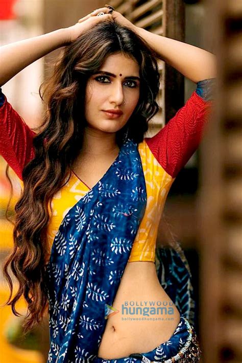hot fatima sana shaikh nails the desi look with a saree latest bollywood news bollywood hungama