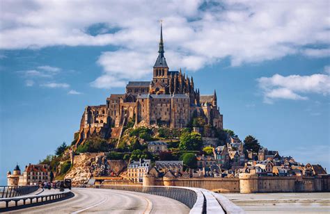 private guided   paris  mont saint michel  daily driver