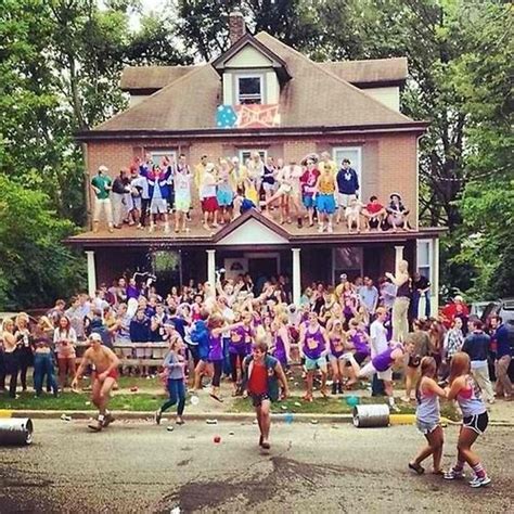 Pin By Madison Garner On College College Pictures Frat Parties