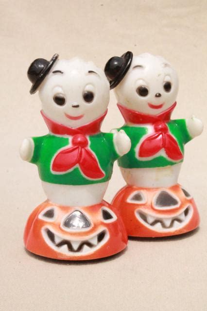 Vintage Halloween Hard Plastic Novelty Toys Party Favors Ghosts On