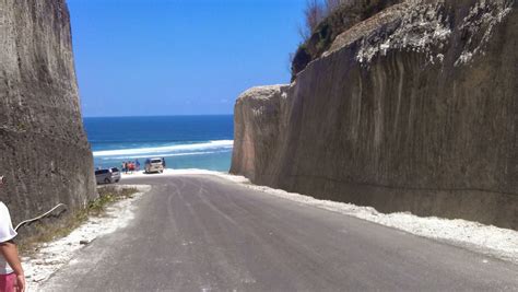 11 Alasan Mengunjungi Pantai Pandawa