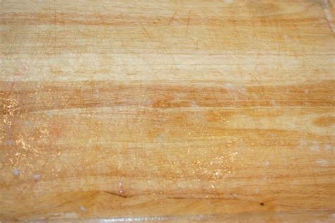 clean  wooden cutting board naturally  simply  annie