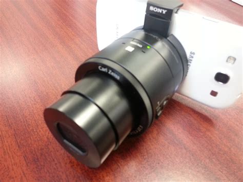 sony unveils    zoom lens sensor combos  dsc qx  dsc qx smartphone