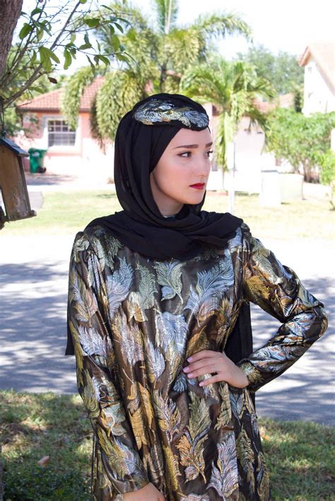 Muslim Women Add Personal Style To A Traditional Garment The New York