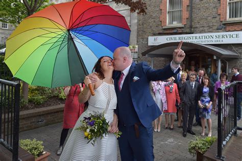 ireland votes to approve gay marriage putting country in vanguard