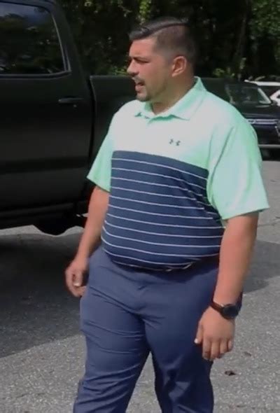this guy is all of 300lbs and has a very thick ass tumbex
