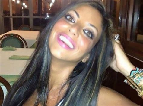 Italian Woman Kills Herself After Revenge Porn Video Goes Viral Metro
