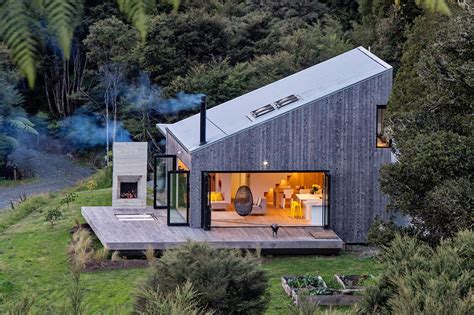 zealands backcountry huts inspired  breezy open home casas