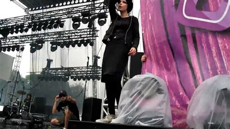 crystal castles courtship dating lollapalooza 2009 youtube