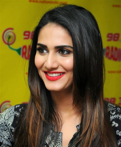 high quality bollywood celebrity pictures vaani kapoor