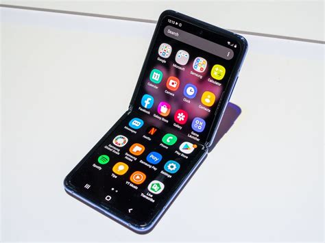 samsungs  foldable phone    surprisingly  price tag