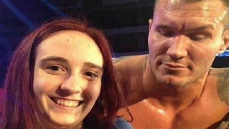 Wwe Wrestler Randy Orton Shamelessly Stares At Fan S Boobs As She Takes