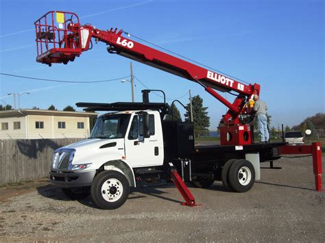 truck mounted telescopic boom lift max   kg   lr elliott equipment company