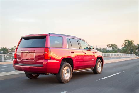 chevrolet tahoe lt update  time  tow