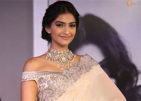 sonam kapoor indian actress and model latest sexy saree