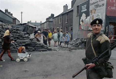 photos of the british army in northern ireland 1969 1979