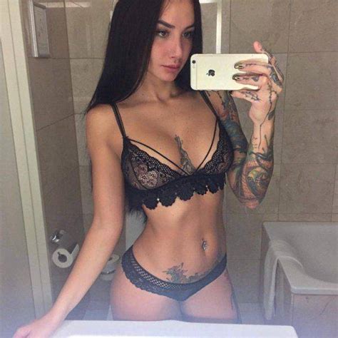 hot and hardcore girls who love tattoos 60 pics