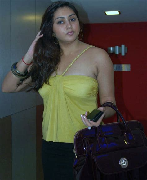 namitha kapoor hd images high resolution pictures