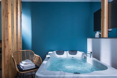 superior double room  indoor jacuzzi infinity blue boutique hotel