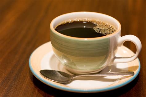 estudo sugere  tomar de    xicaras de cafe por  pode prevenir infarto galileu saude