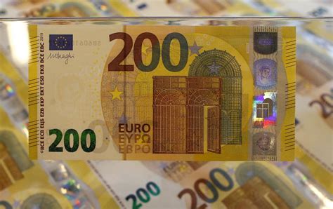 ecb  eur   eur  banknotes start circulating    photo unian