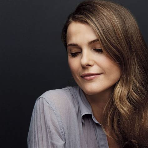the cold war at home keri russell spies for russia and does mom duty