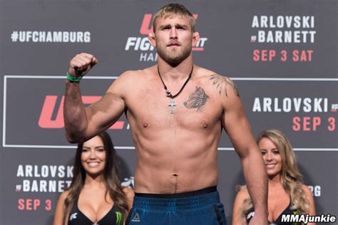 Alexander Gustafsson Ufc Fight Night 93 Ceremonial Weigh Ins Mma Junkie