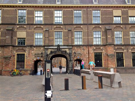 binnenhof  mauritshuis den haag  netherlands ribbons undone