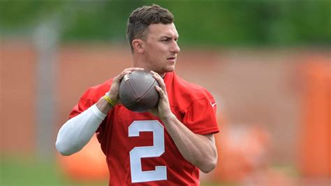 johnny manziel indicted on assault charges abc7 new york