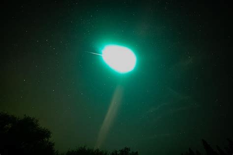 booming meteor fireballs lit  weekend  space celebrated labor day cnet