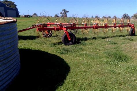 tonutti   inline  wheel hay rake machinery equipment