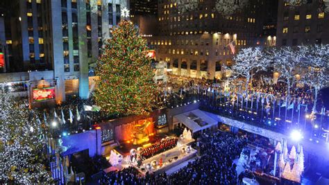 the rockefeller center christmas tree lights up cbs news