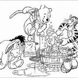 Winnie Coloring Bath Pooh Piglet Pages Roo Eeyore Lumpy Hellokids Tigger Disney sketch template