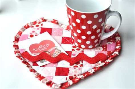 quilt pattern valentine mug rug  sew