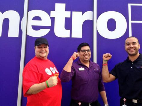 new york city metropcs workers vote to join cwa communications