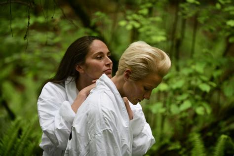 storm s sue bird reign s megan rapinoe to become first openly gay couple on the cover of espn