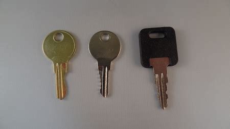 replacement trailer keys