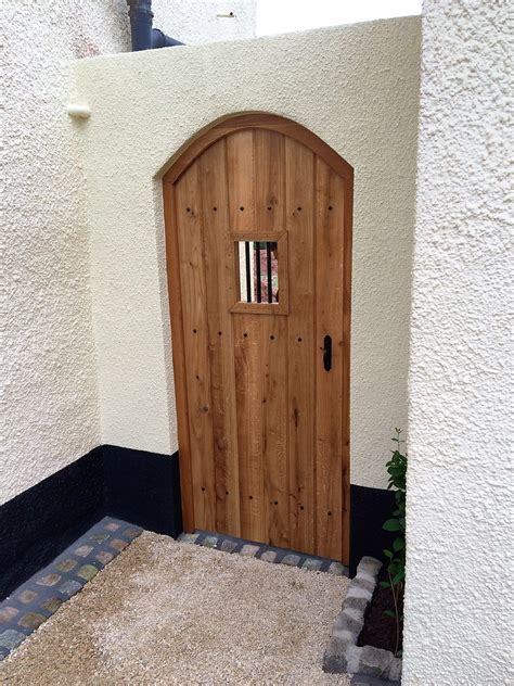 oak gothic gate  wooden workshop oakford devon