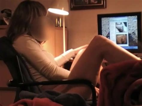 home alone girlfriend masturbates on porn video