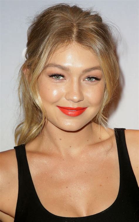 Gigi Hadid Has A Different Updo For Every Day Of The Week Gigi Hadid