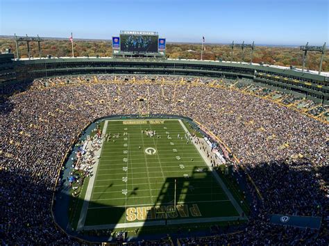 pin  tj   green bay packers part  lambeau field