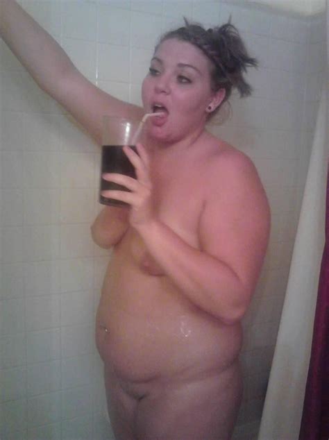 voyeuy drunk chubby college girl in the shower